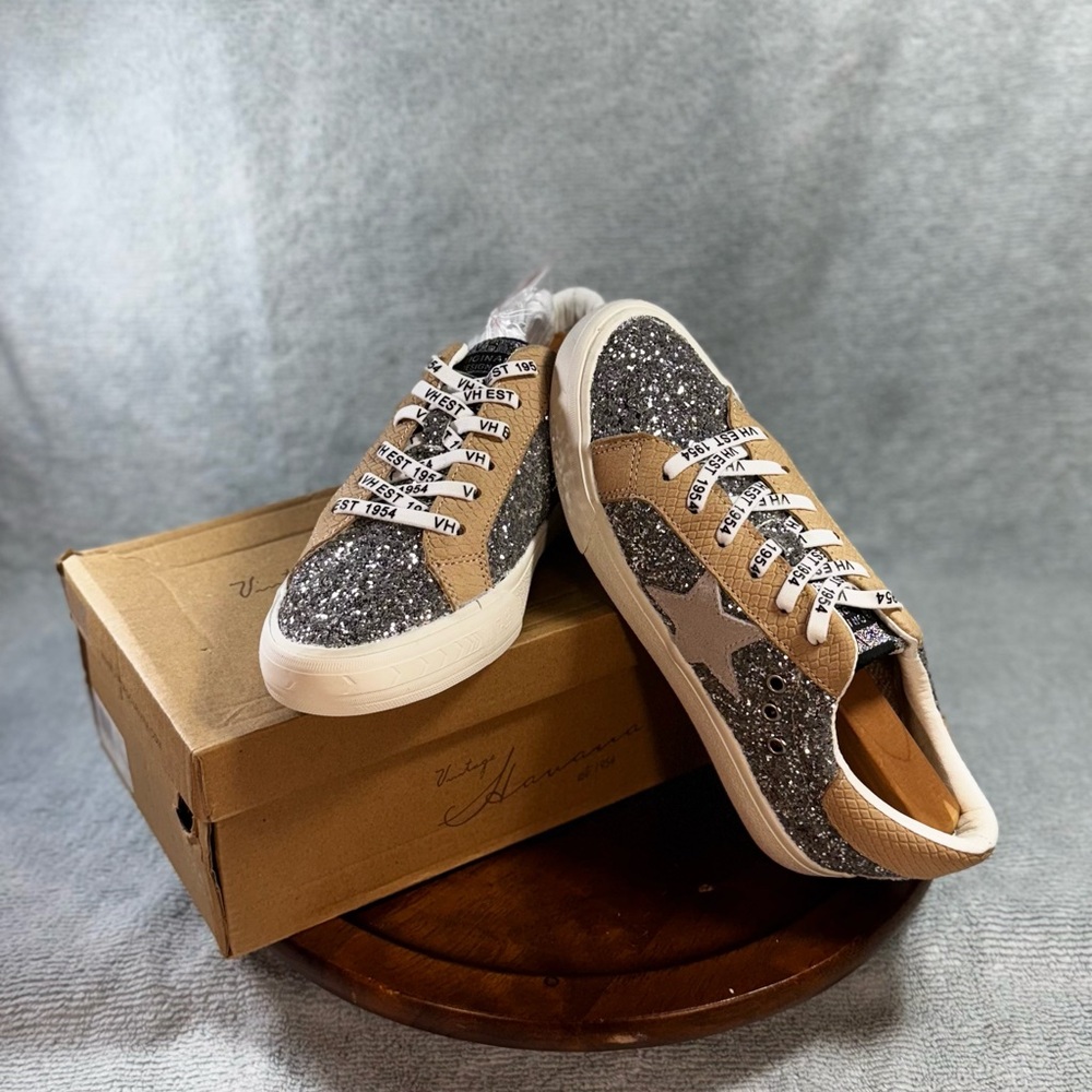Brand New! Vintage Havana Brenda Silver Glitter Includes Box; NWT